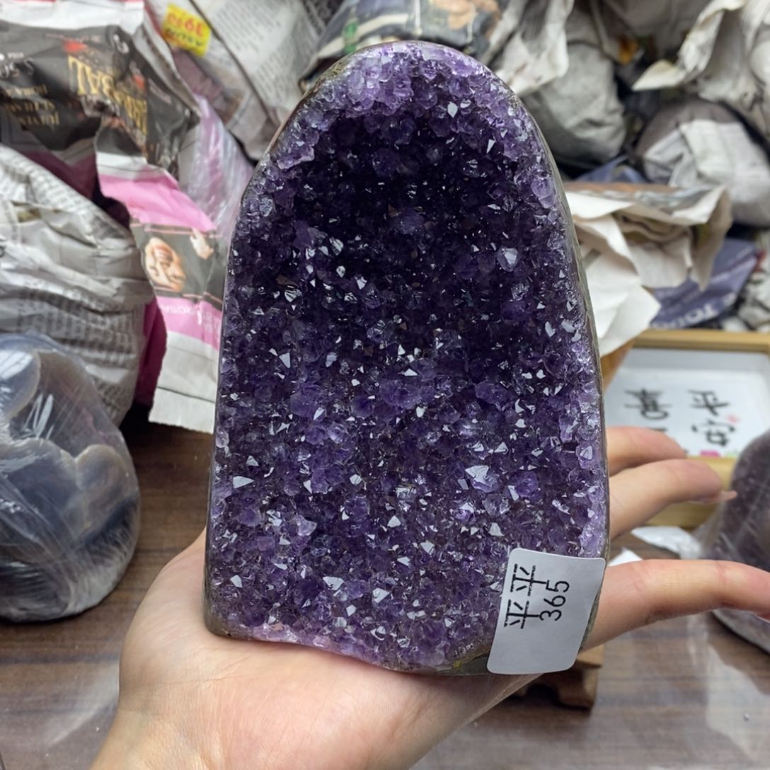 乌拉圭未镶嵌紫晶