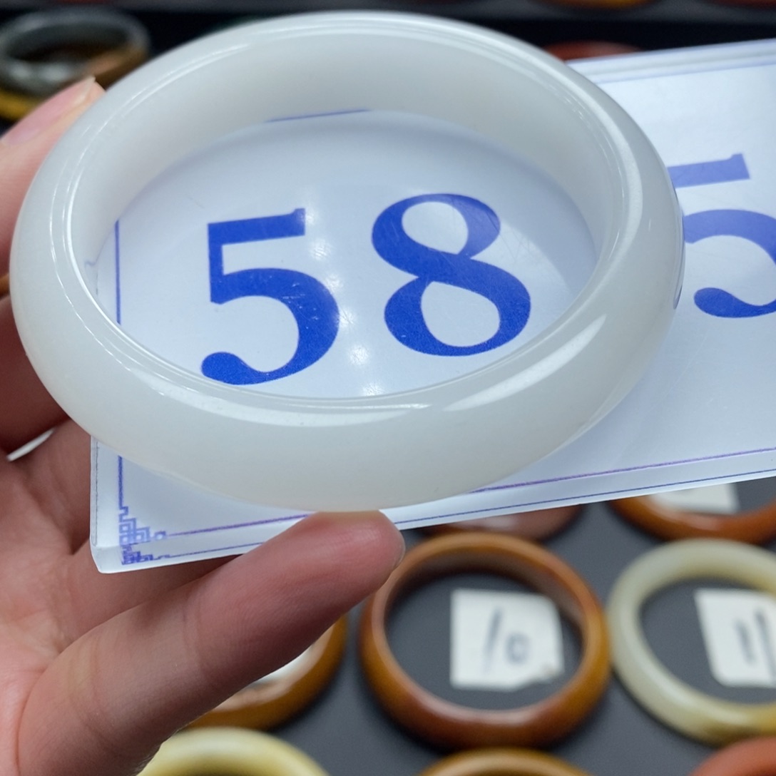 石英质玉（黄龙玉）手镯未镶嵌