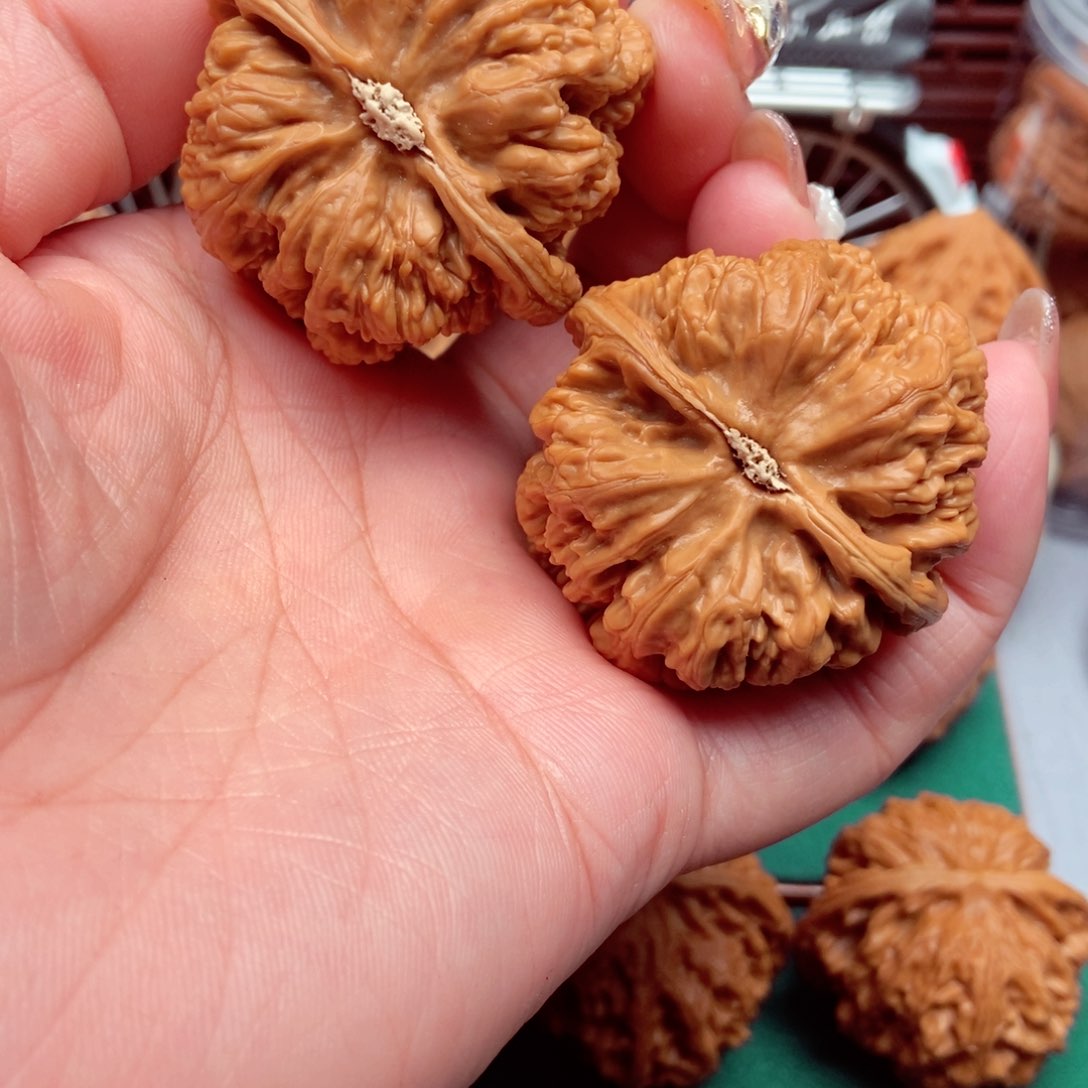 文玩核桃吊坠下***哪