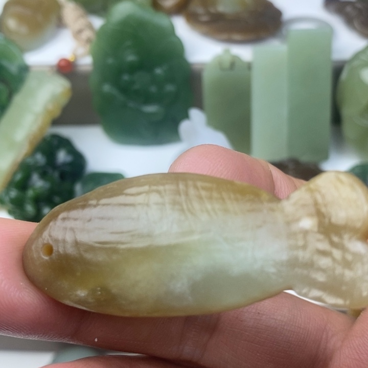 和田玉（糖玉）未镶嵌颈饰