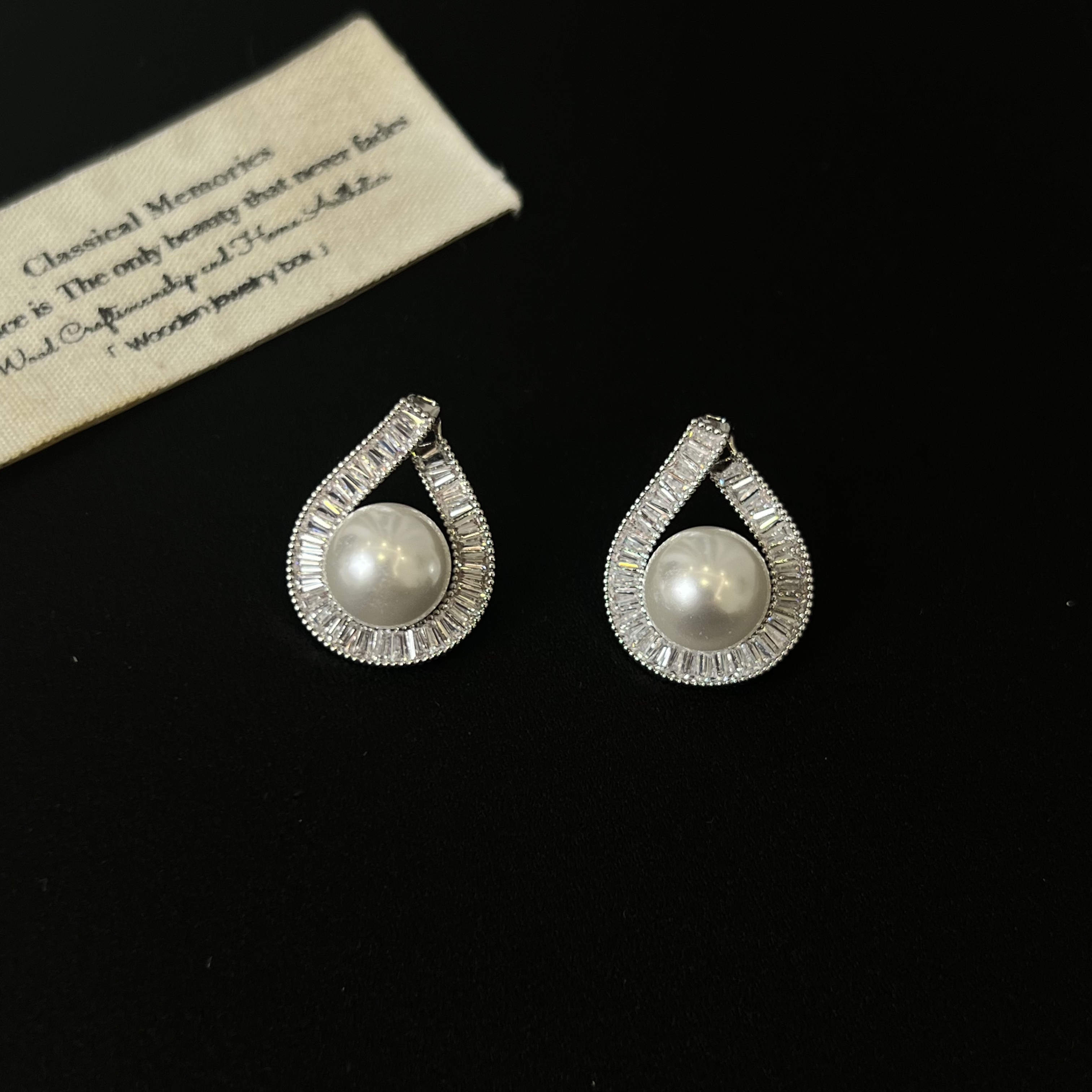 铜合金耳饰 轻奢满锆水滴单珠耳钉耳环4281