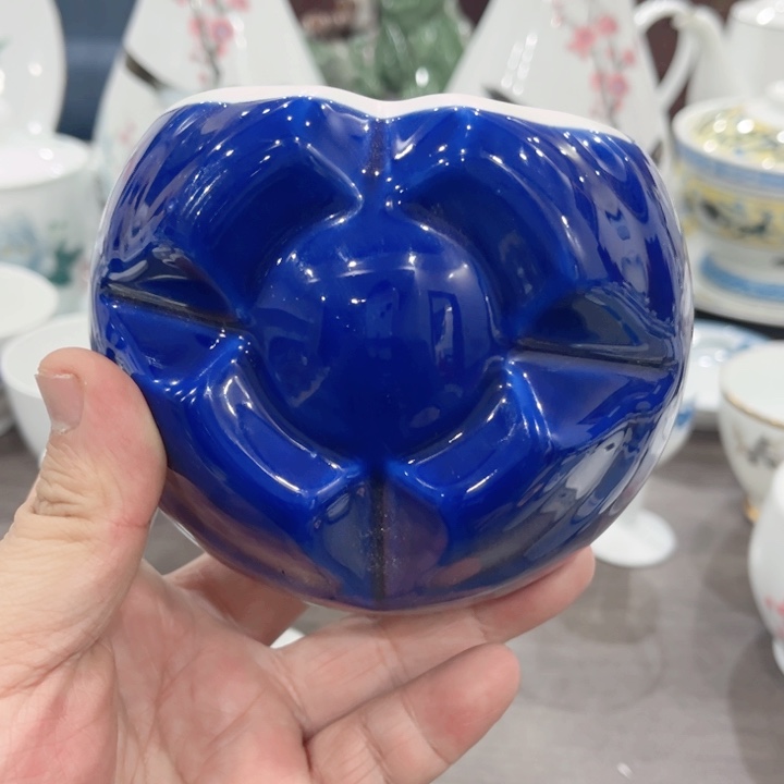 壶釉下五彩的瓷器和瓷器