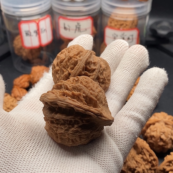 才***财把件文玩核桃鸡血灯笼45