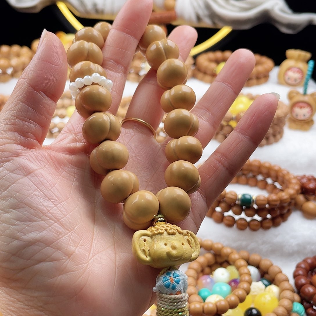 猴头核桃吊坠屁桃