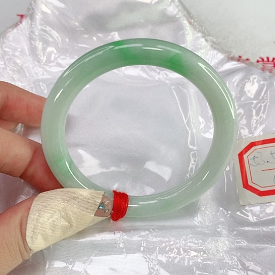 翡翠手镯未镶嵌天然翡翠A货133