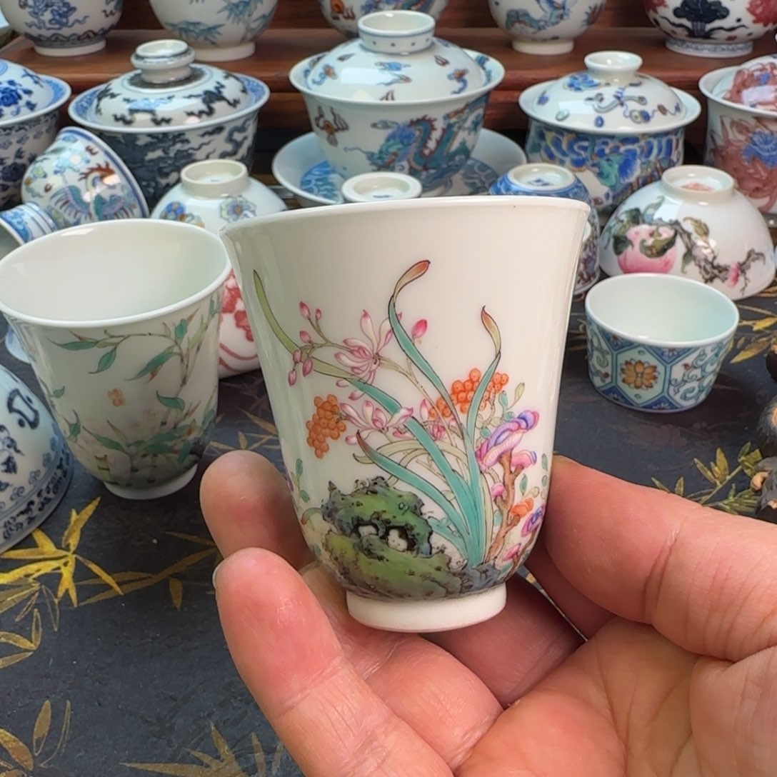 小****闻香粉彩兰花闻香主人杯