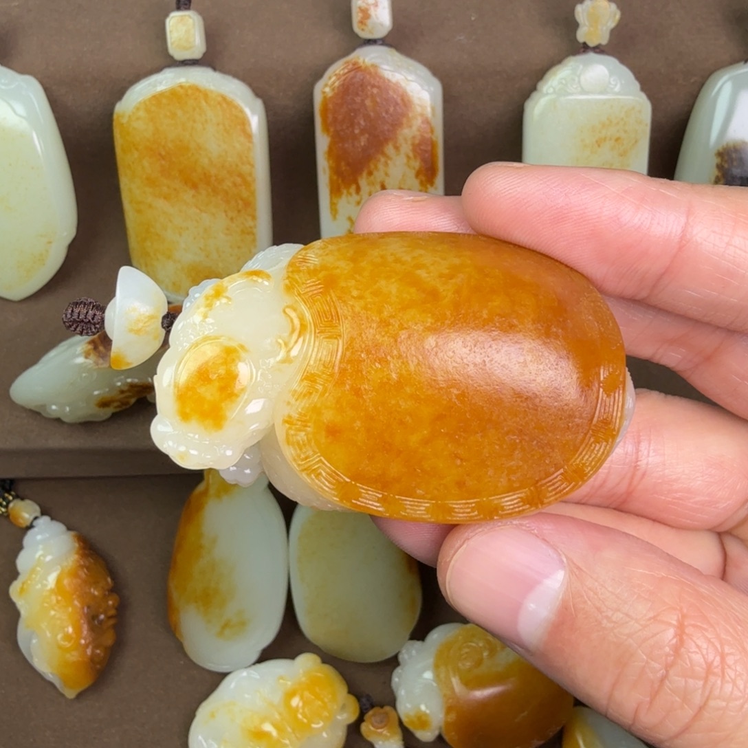 深***鲨和田玉未镶嵌挂件