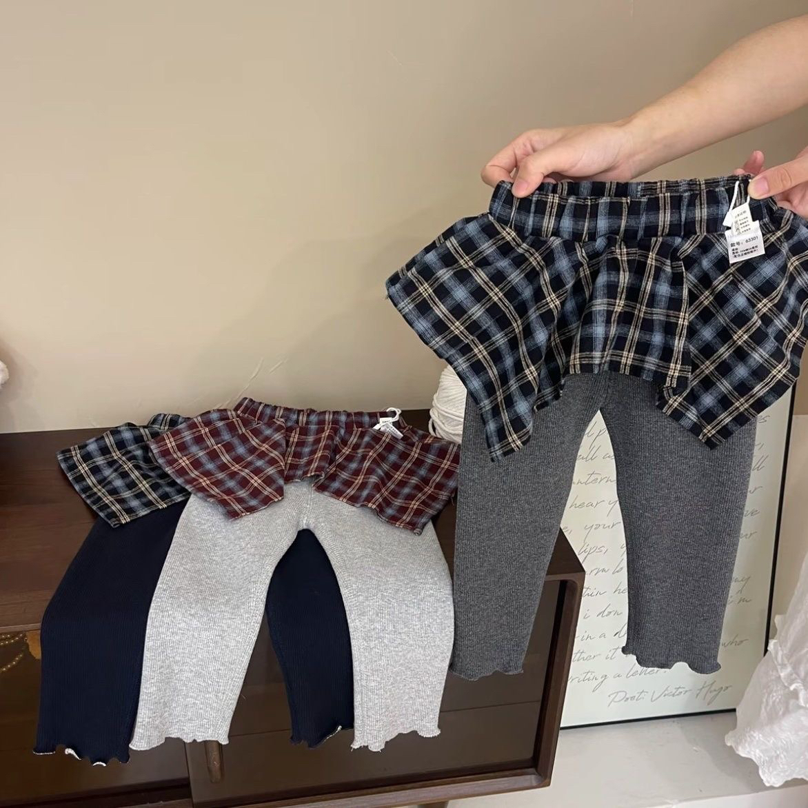 女童秋冬新款加绒小格子屁帘打底裤外穿百搭一体绒加厚保暖长裤子