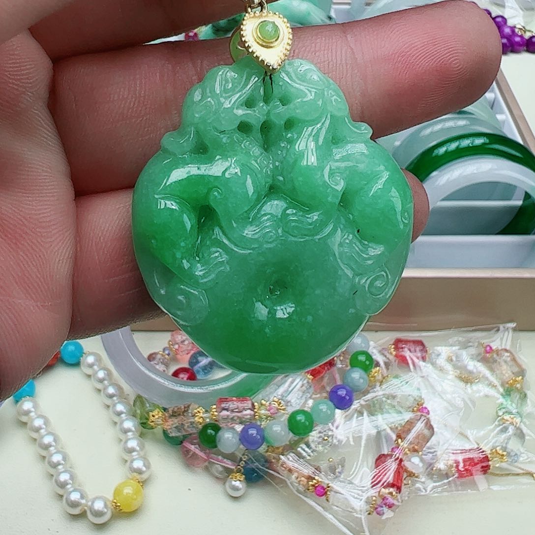 翡翠吊坠(赠链)银S925镶嵌