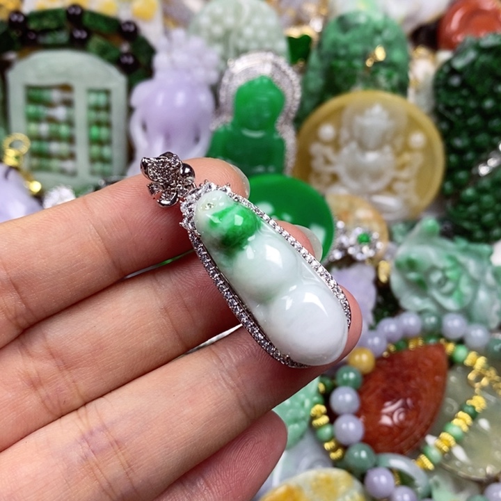 吊坠(赠链)未镶嵌翡翠