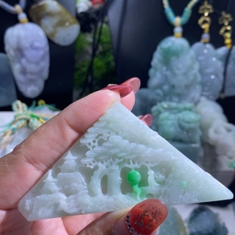 【闪购商品】颈饰未镶嵌翡翠山水