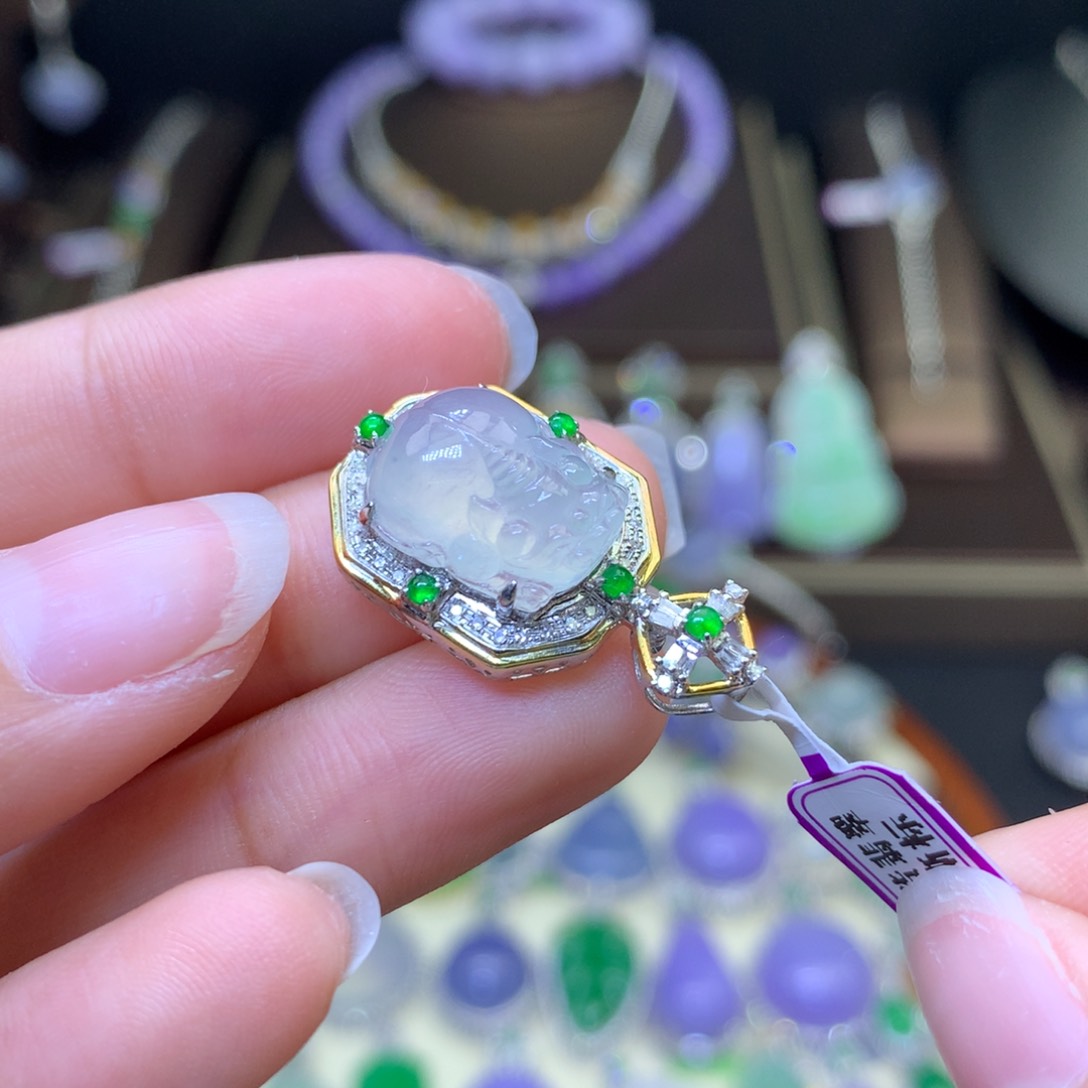 翡翠颈饰18K金镶嵌天然