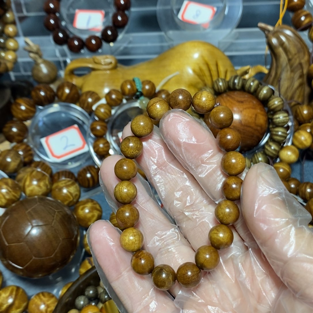 金丝楠木雕工艺品10