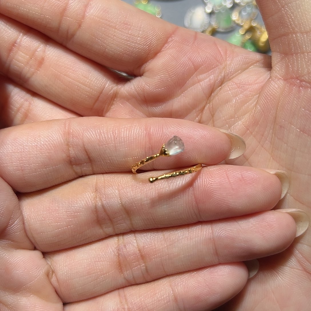 翡翠18K金镶嵌颈饰戒指