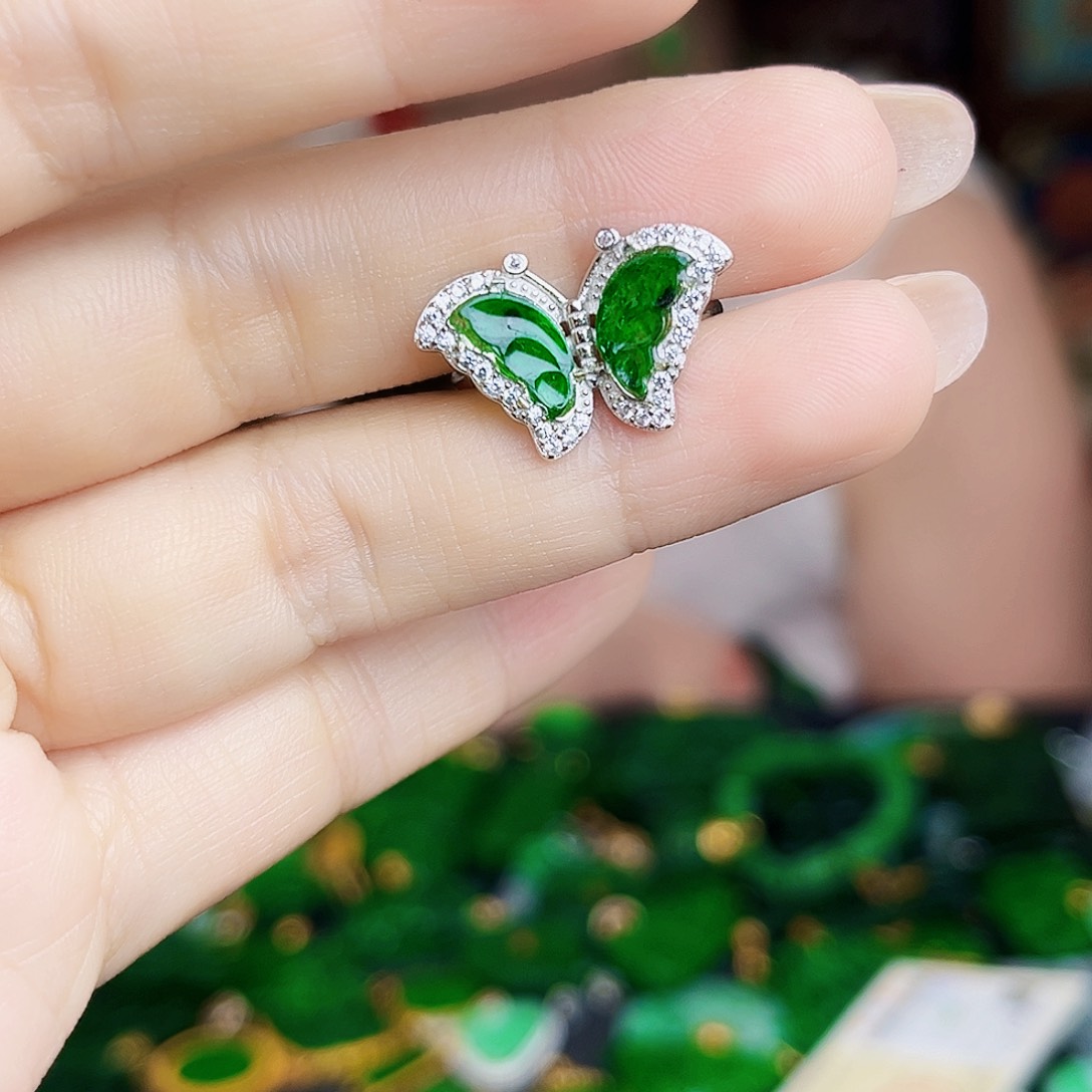 翡翠银S925镶嵌颈饰多样性