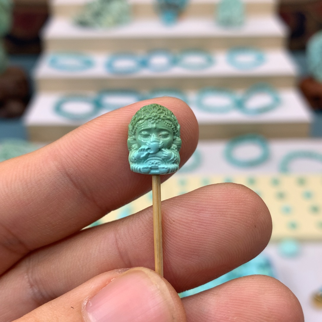 绿松石配饰未镶嵌