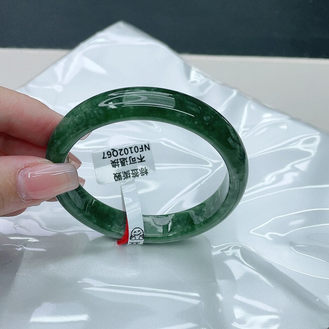 翡翠手镯未镶嵌正57.8