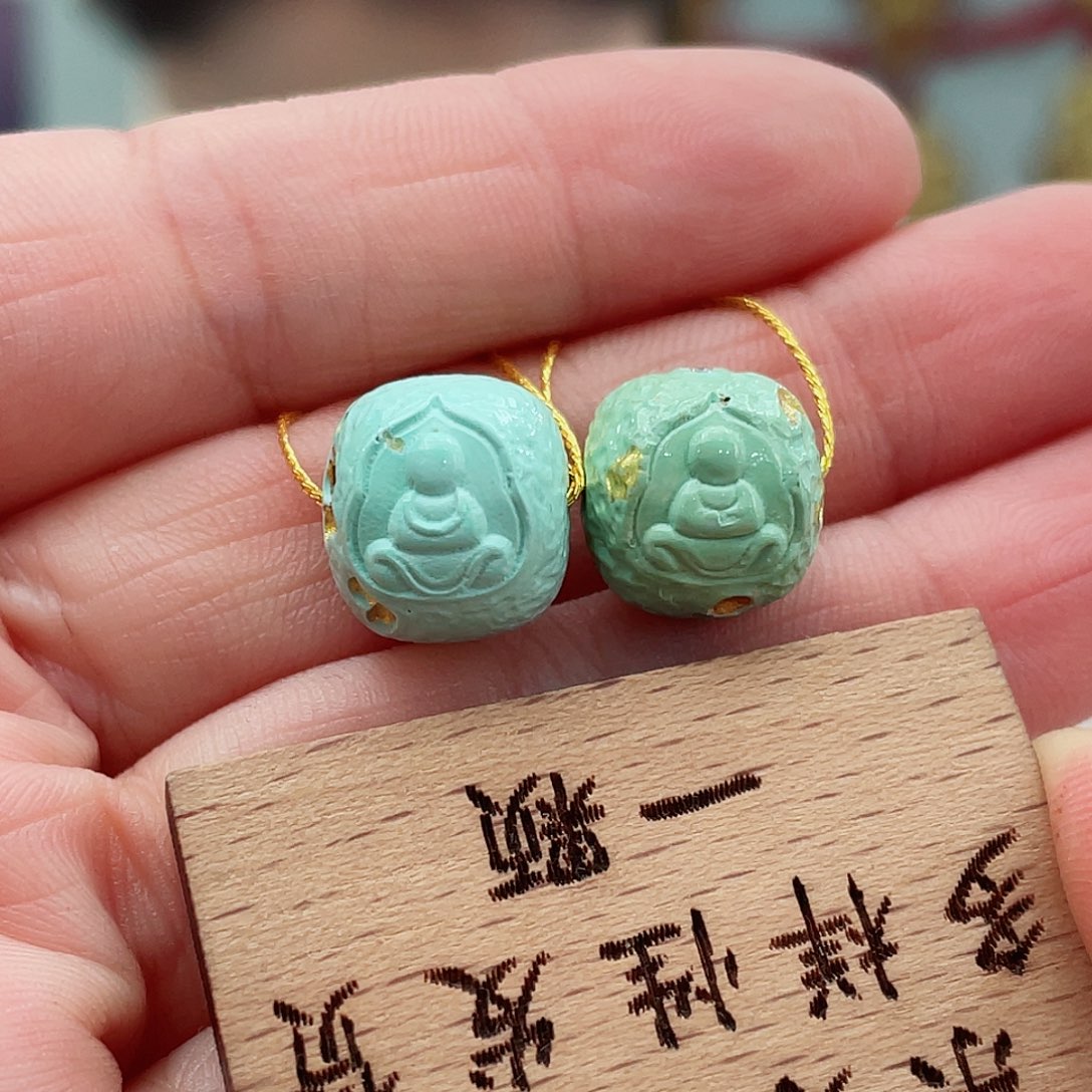 绿松石颈饰未镶嵌