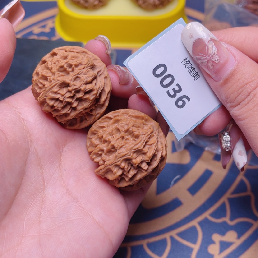 文玩核桃把件苹果园37～0036