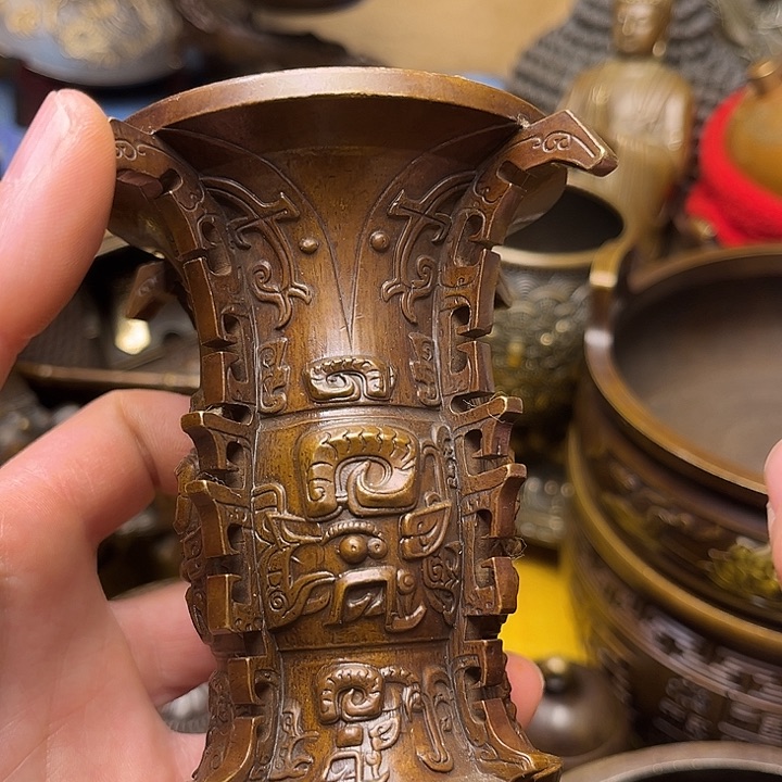 精美铜器批发档口