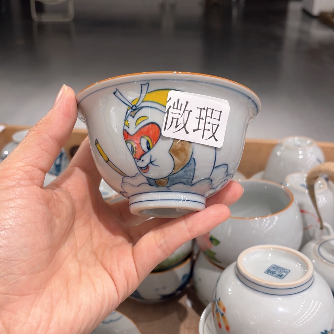 釉下手绘茶具微瑕