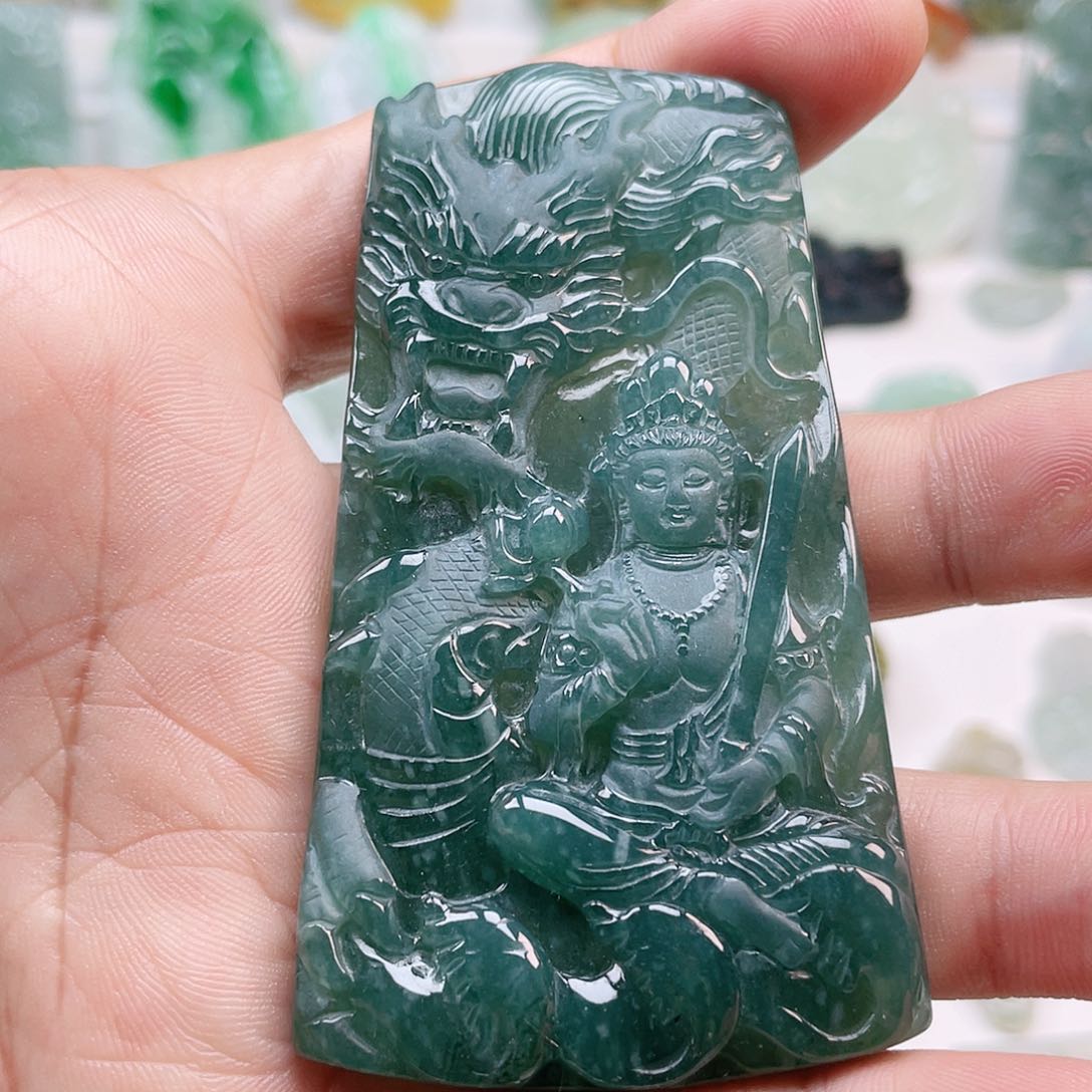 翡翠颈饰未镶嵌御龙观音