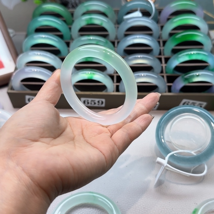 玉༊****时尚飘花手镯054