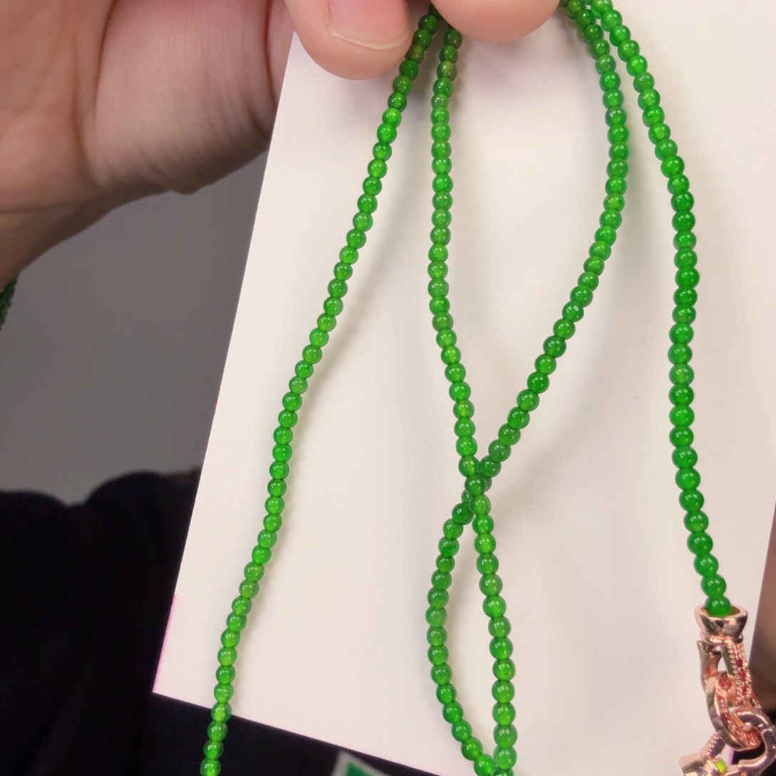 翡翠颈饰未镶嵌一件