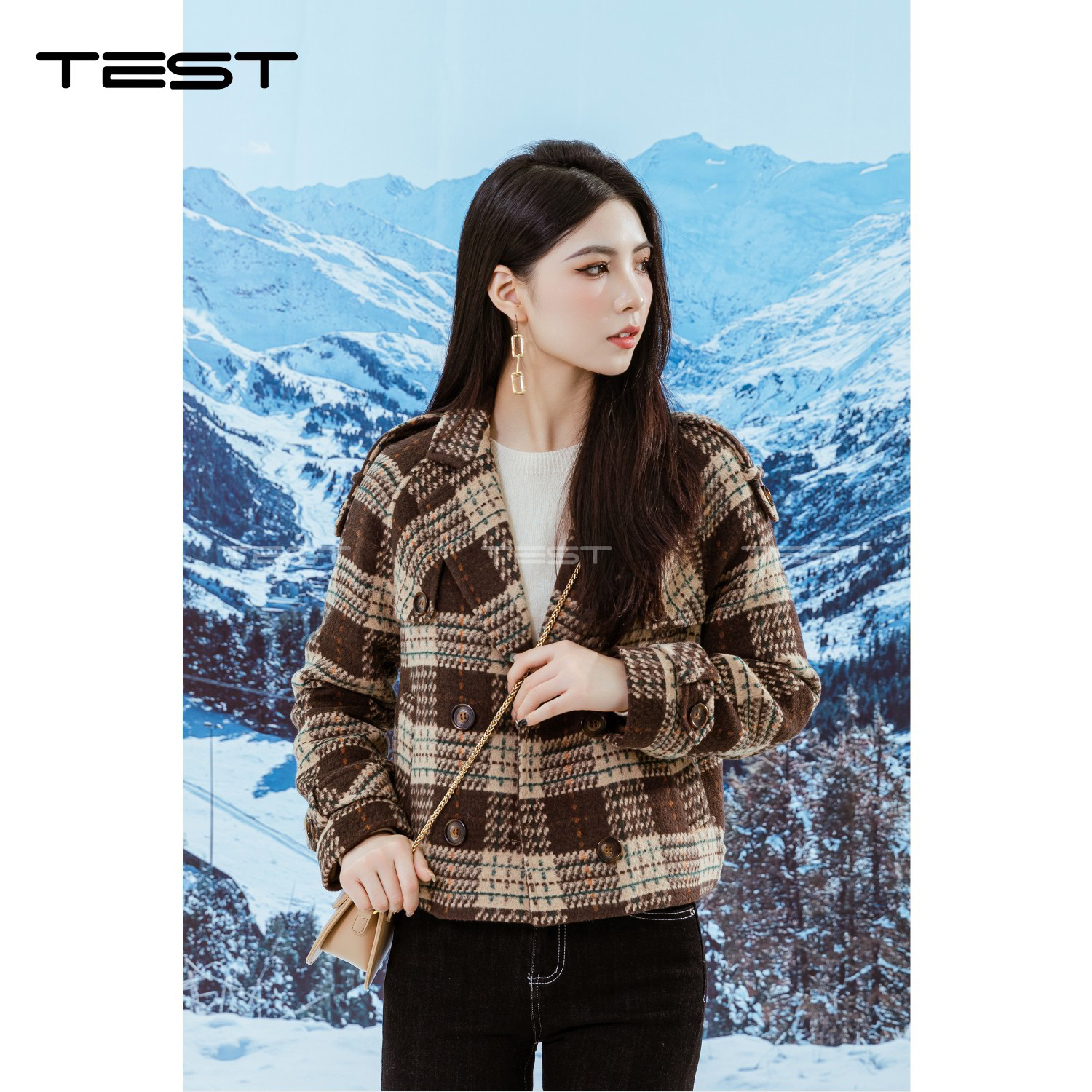 湖南她之蝶 25冬 2234096短款夹棉格子双面呢女保暖休闲百搭外套