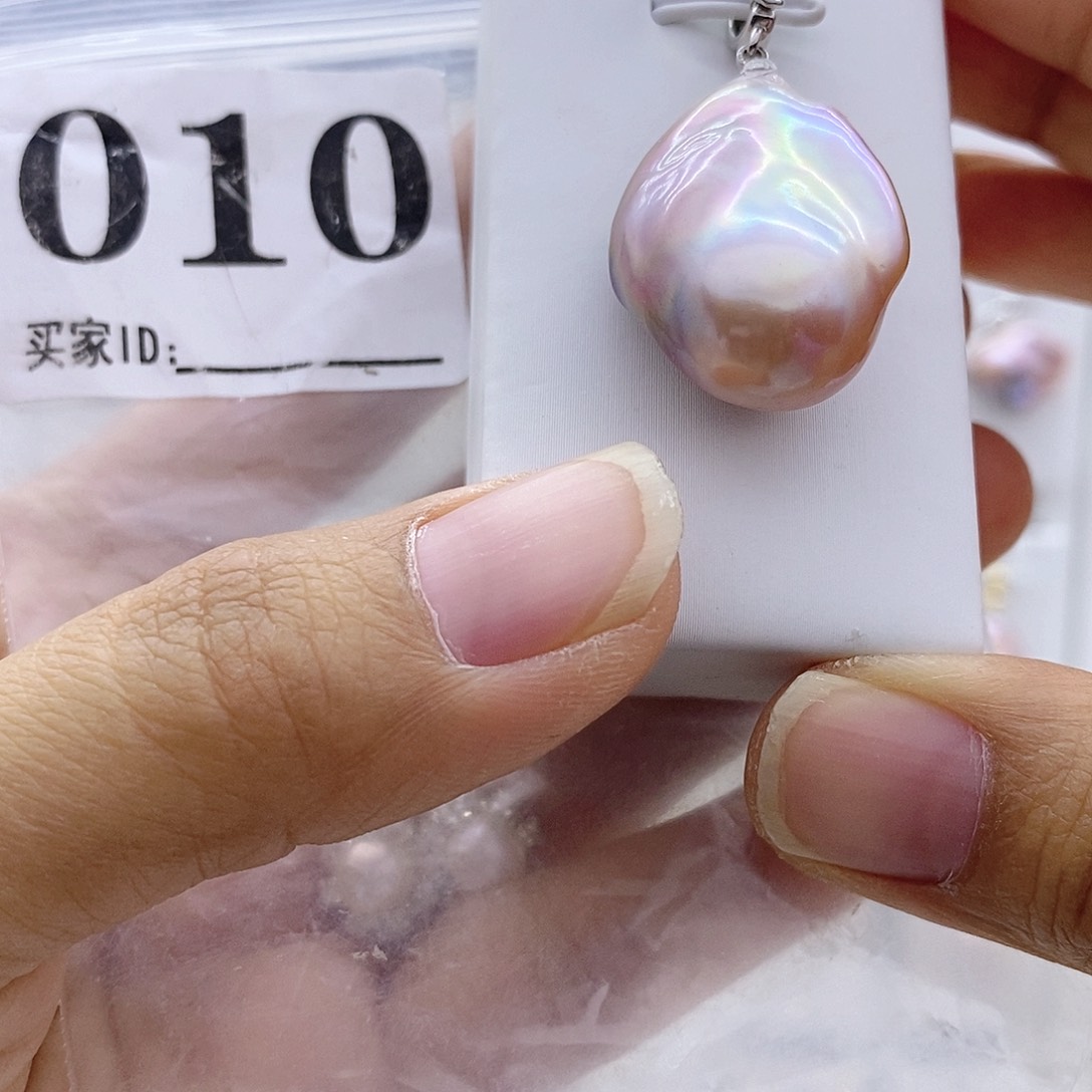 钛钢淡水珍珠颈饰