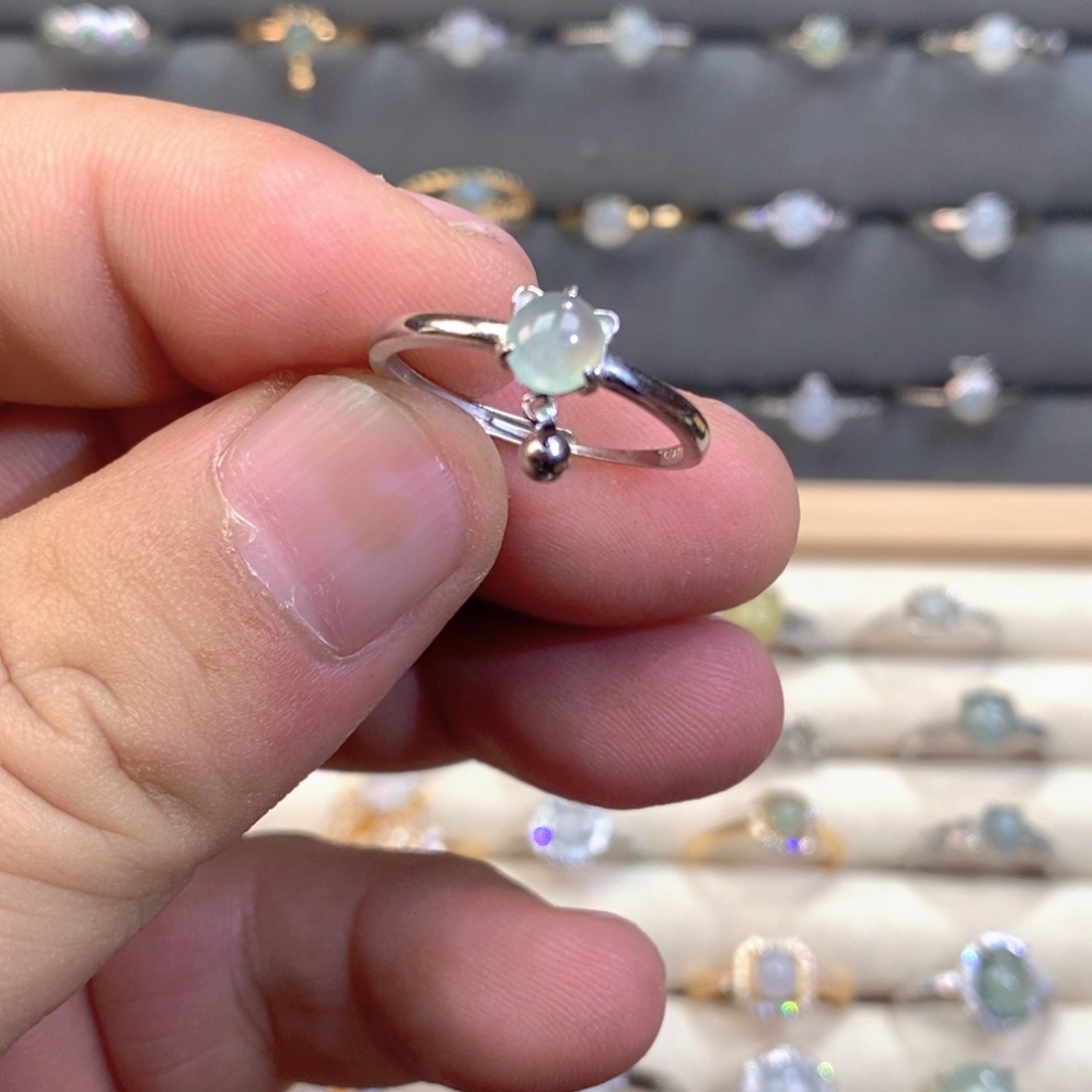 翡翠未镶嵌戒指翡翠