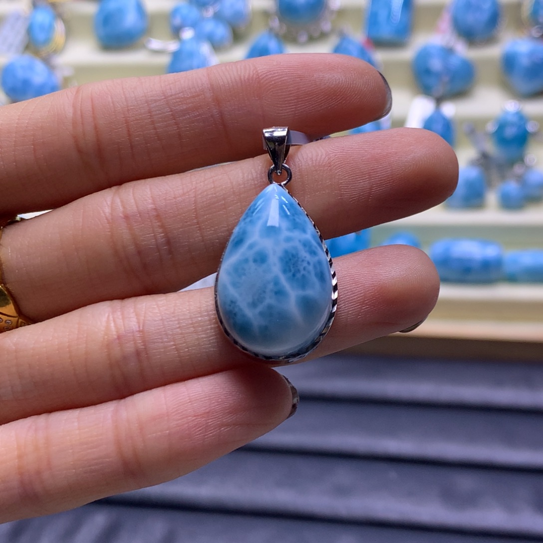 针钠钙石（海纹石）未镶嵌颈饰水滴吊坠色差略异