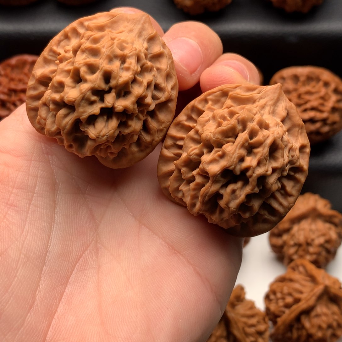 文玩核桃把件紫***~秦岭