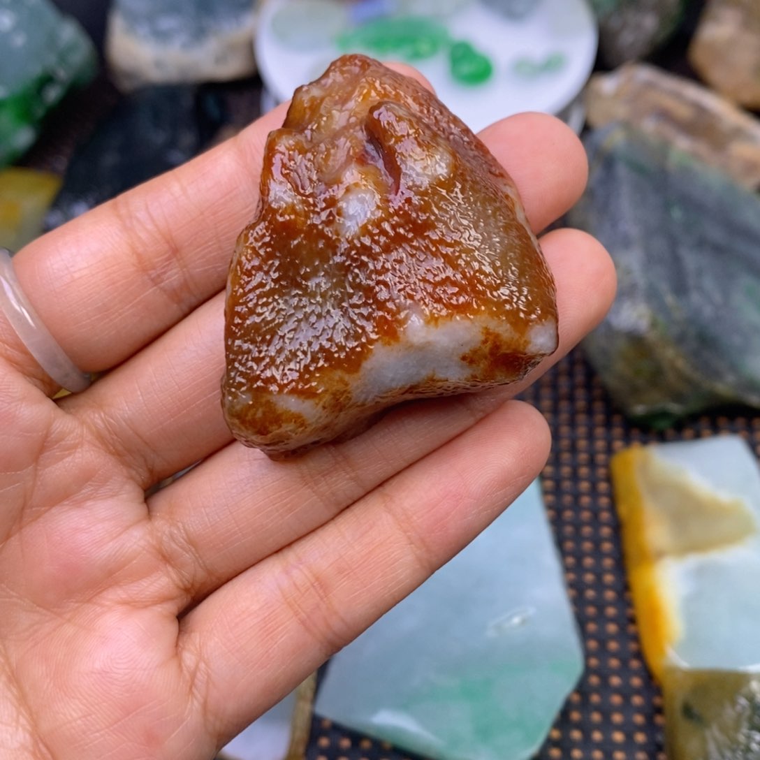 翡翠颈饰未镶嵌翡翠