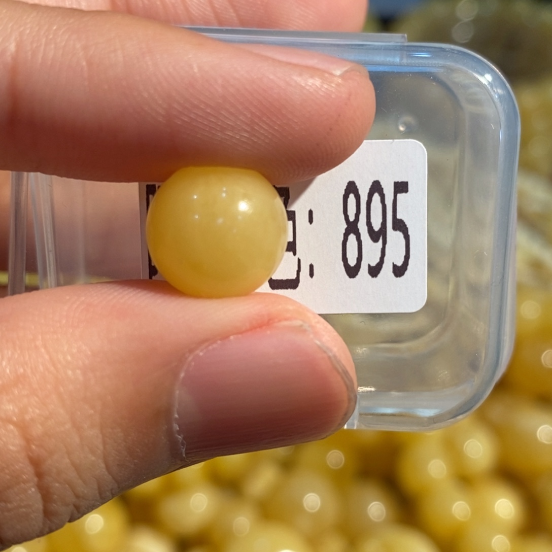 蜜蜡未镶嵌珠宝奇石895
