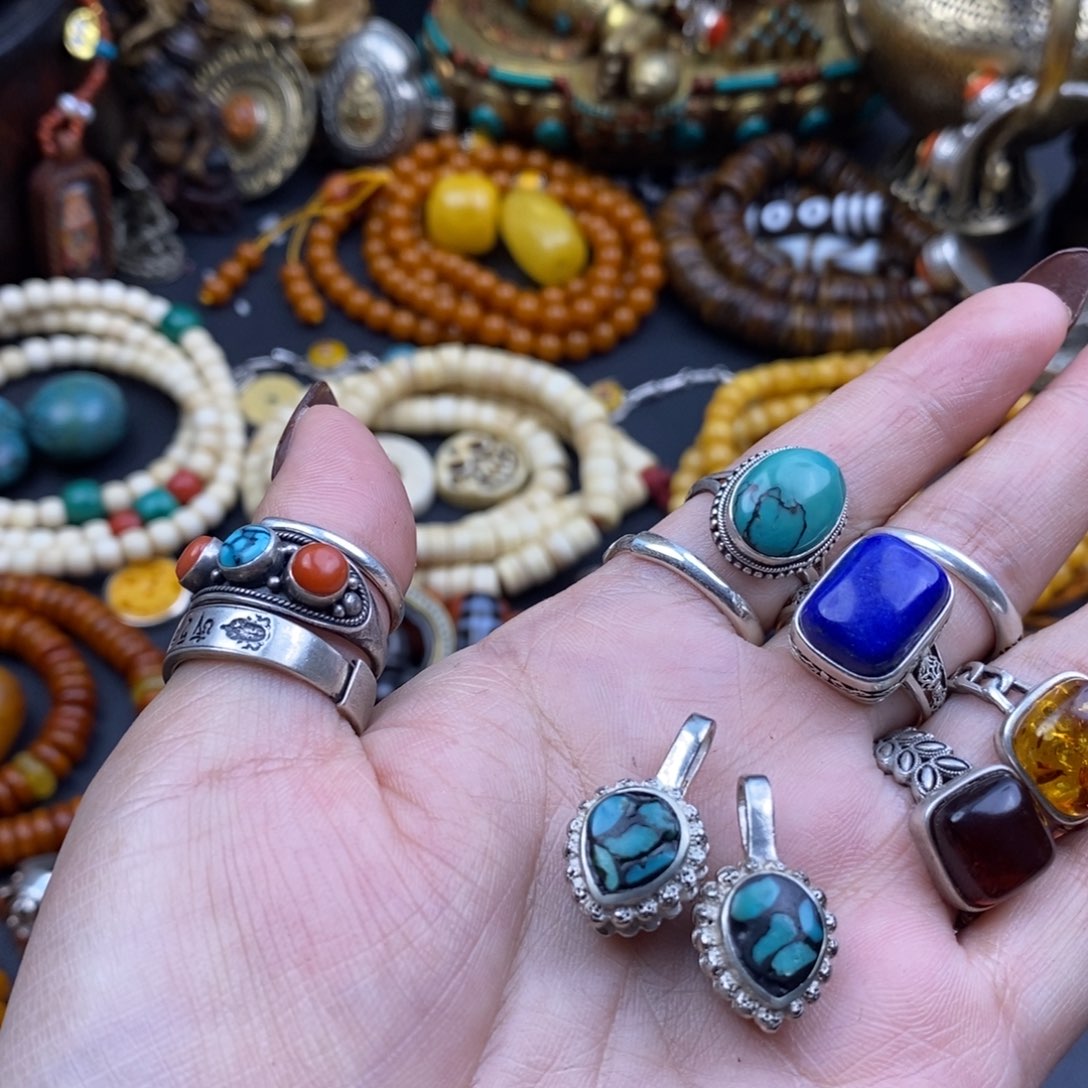 阿***英泥塑擦擦的吊坠和