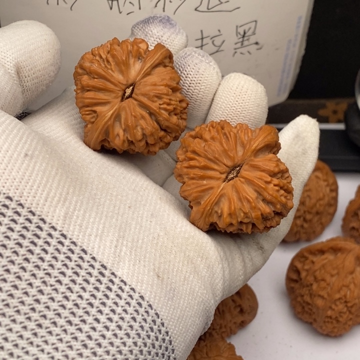 把件文玩核桃踏**步南疆石40