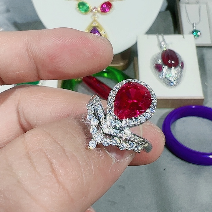 红宝石戒指未镶嵌