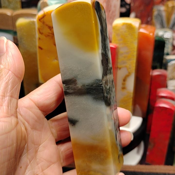 昌化石昌化石三彩黄地印章