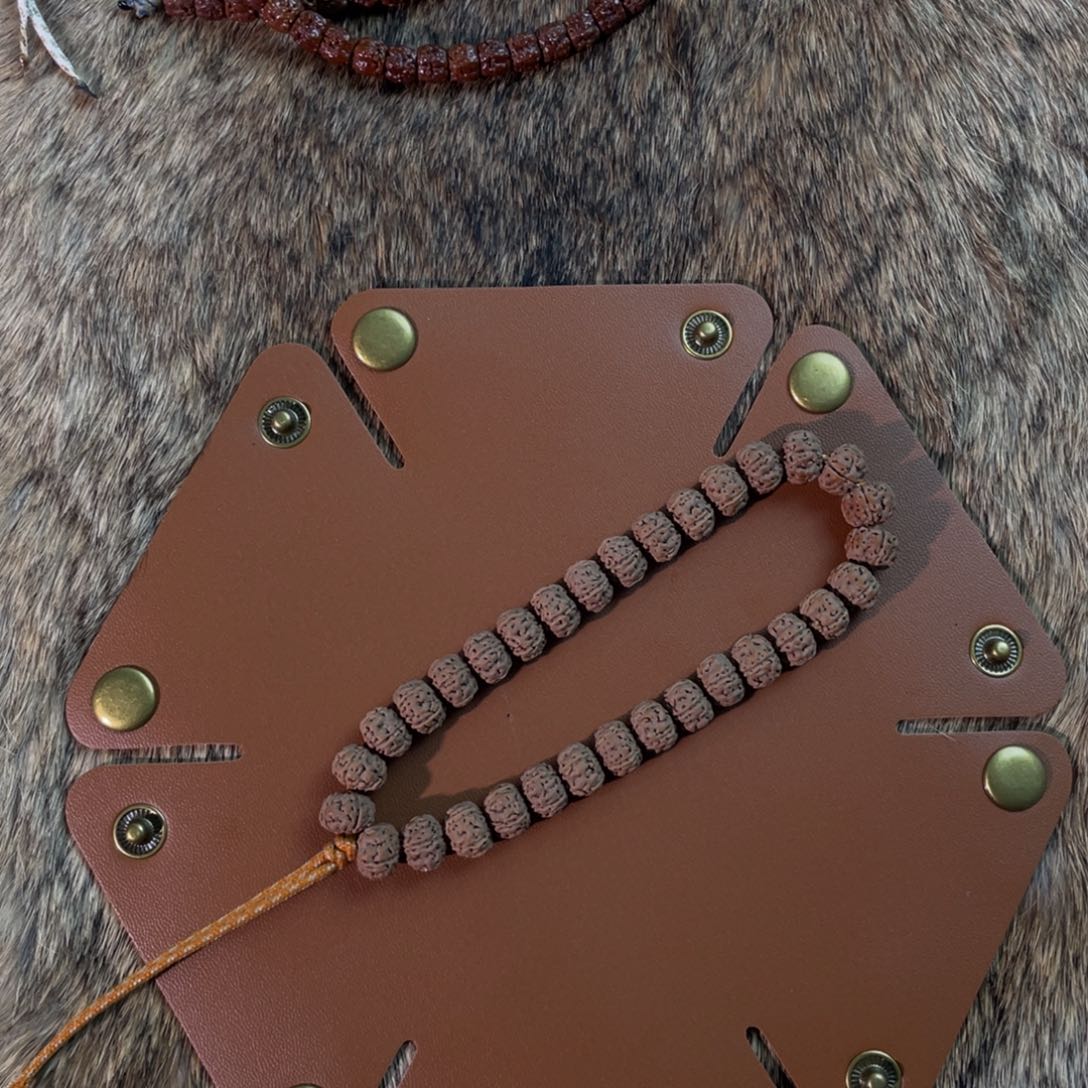 金刚菩提吊坠老树王手持