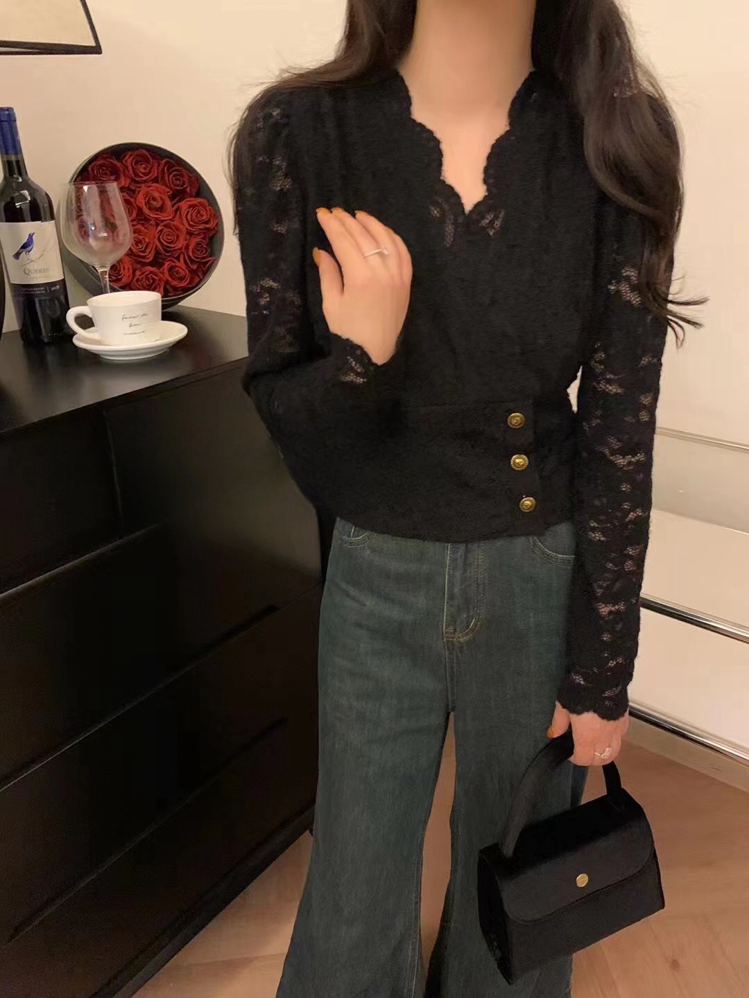 韩版蕾丝设计感衬衫女V领气质打底衫十三行女装2025年秋季新上衣