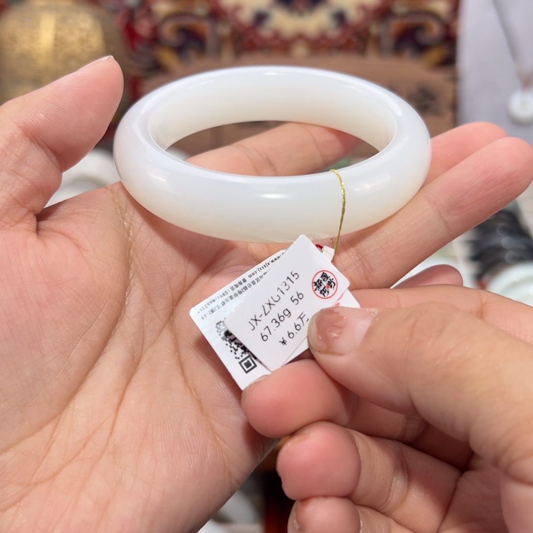 和田玉未镶嵌手镯羊脂级和田玉手镯