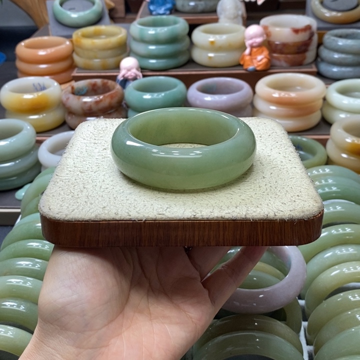 石英质玉手镯合金三*