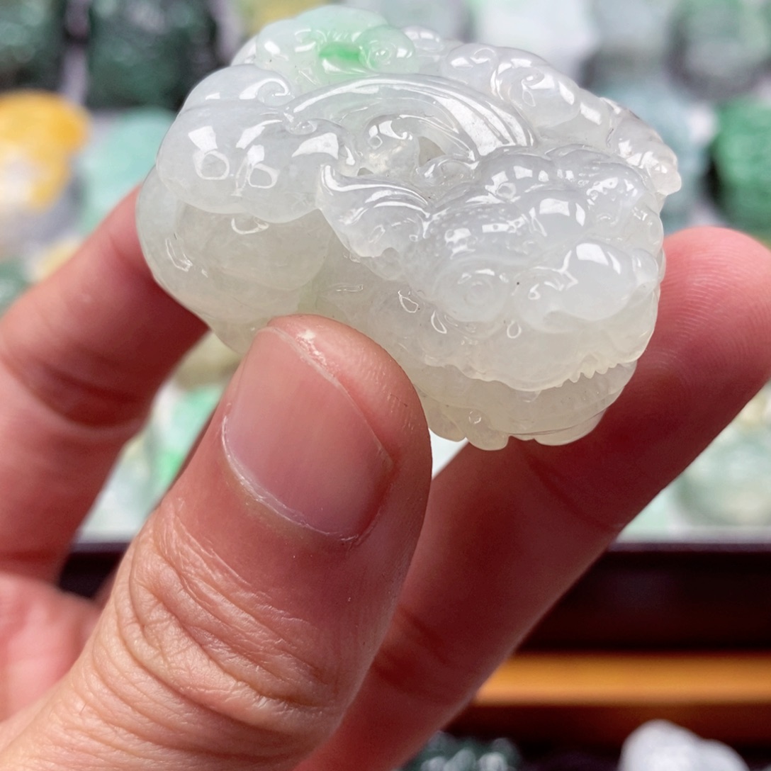 翡翠颈饰未镶嵌翡翠