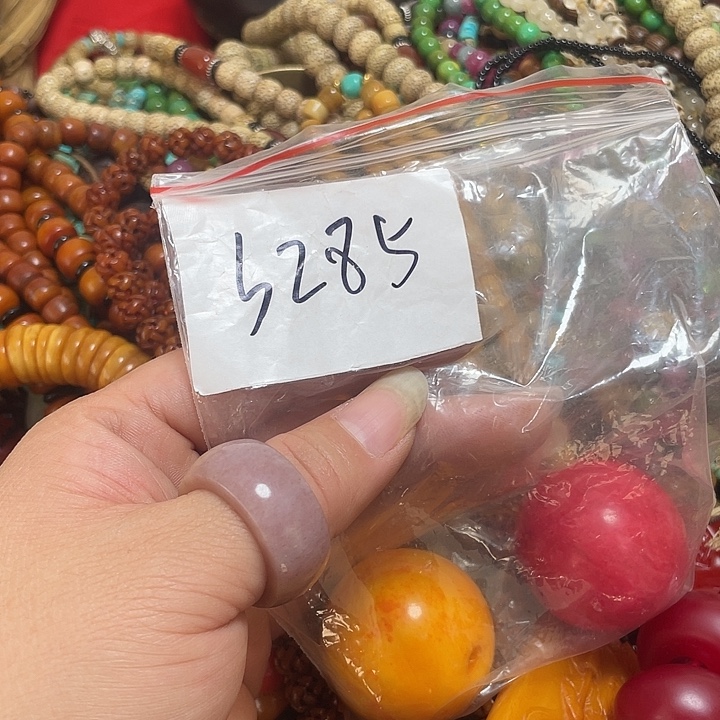 琉璃/树脂/塑料类