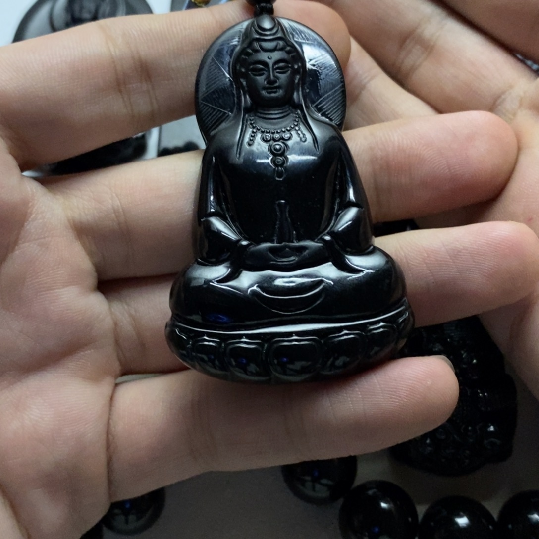 L***u翡翠未镶嵌吊坠(不含链)吊坠