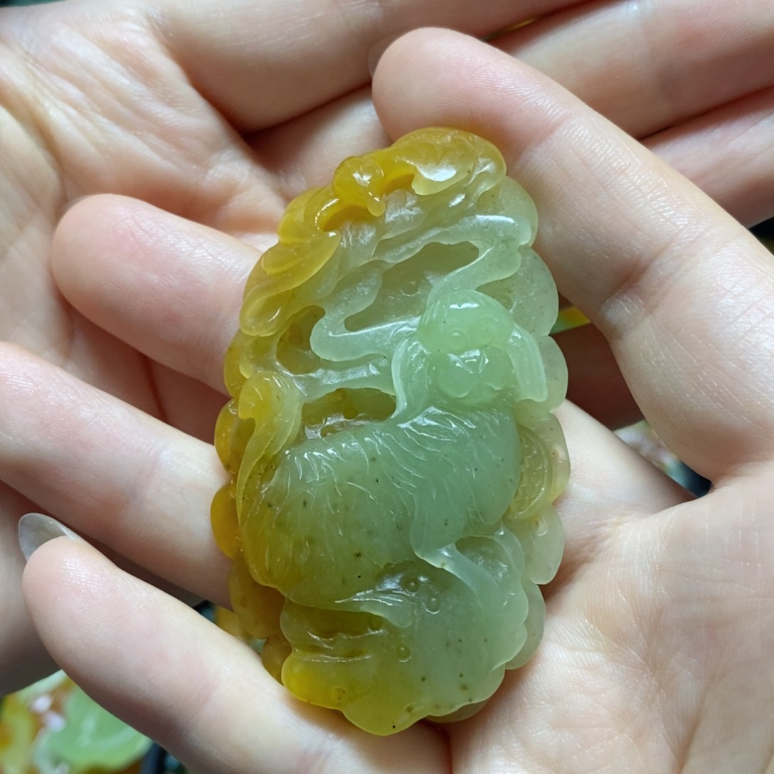 岫玉吊坠(赠链)未镶嵌