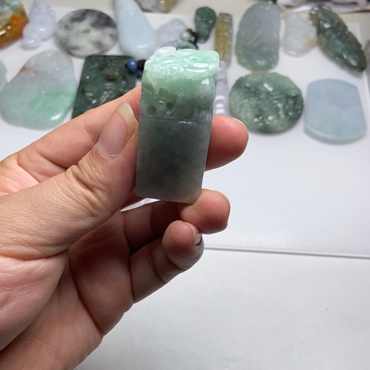 翡翠未镶嵌颈饰貔貅24