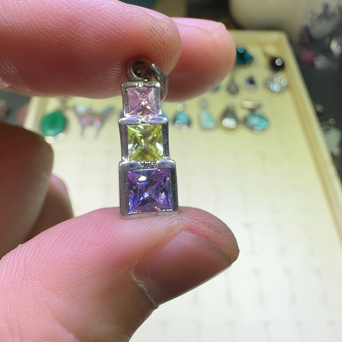 风****大理石纯铜吊坠的设计也是