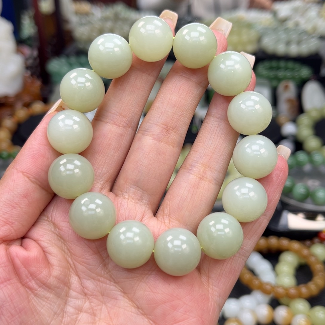 和田玉手串未镶嵌开***年